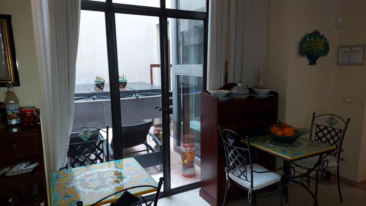 Dimora Charleston Lecce Parcheggio Privato In Loco Gratis Bed & Breakfast エクステリア 写真