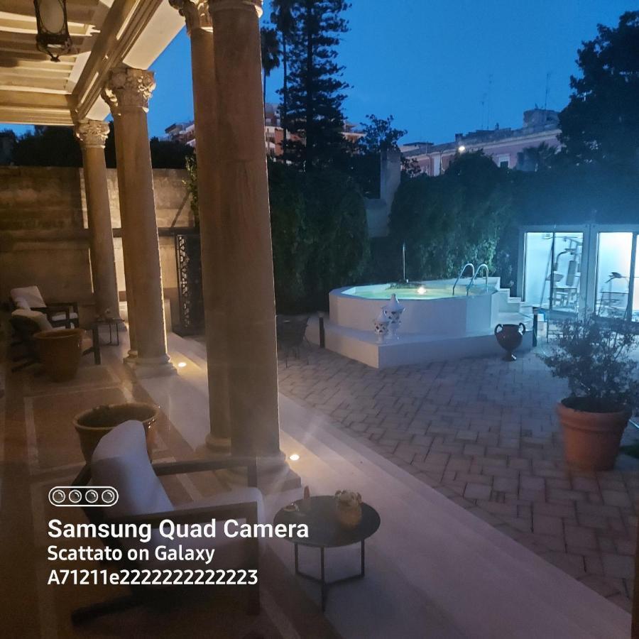 Dimora Charleston Lecce Parcheggio Privato In Loco Gratis Bed & Breakfast エクステリア 写真