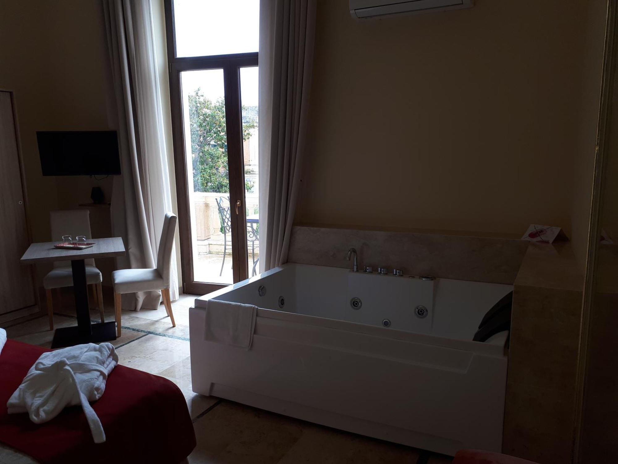 Dimora Charleston Lecce Parcheggio Privato In Loco Gratis Bed & Breakfast 部屋 写真