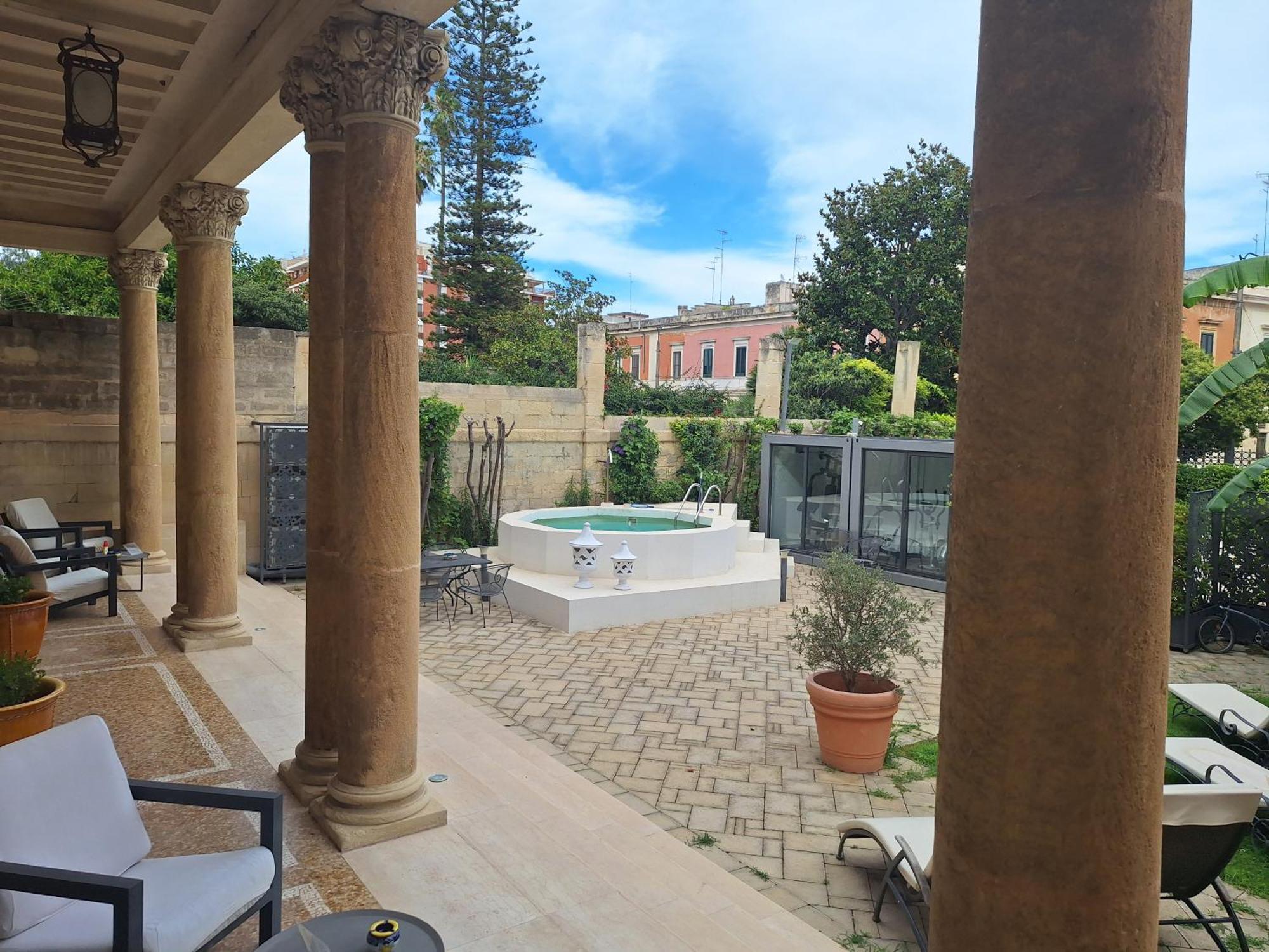 Dimora Charleston Lecce Parcheggio Privato In Loco Gratis Bed & Breakfast エクステリア 写真