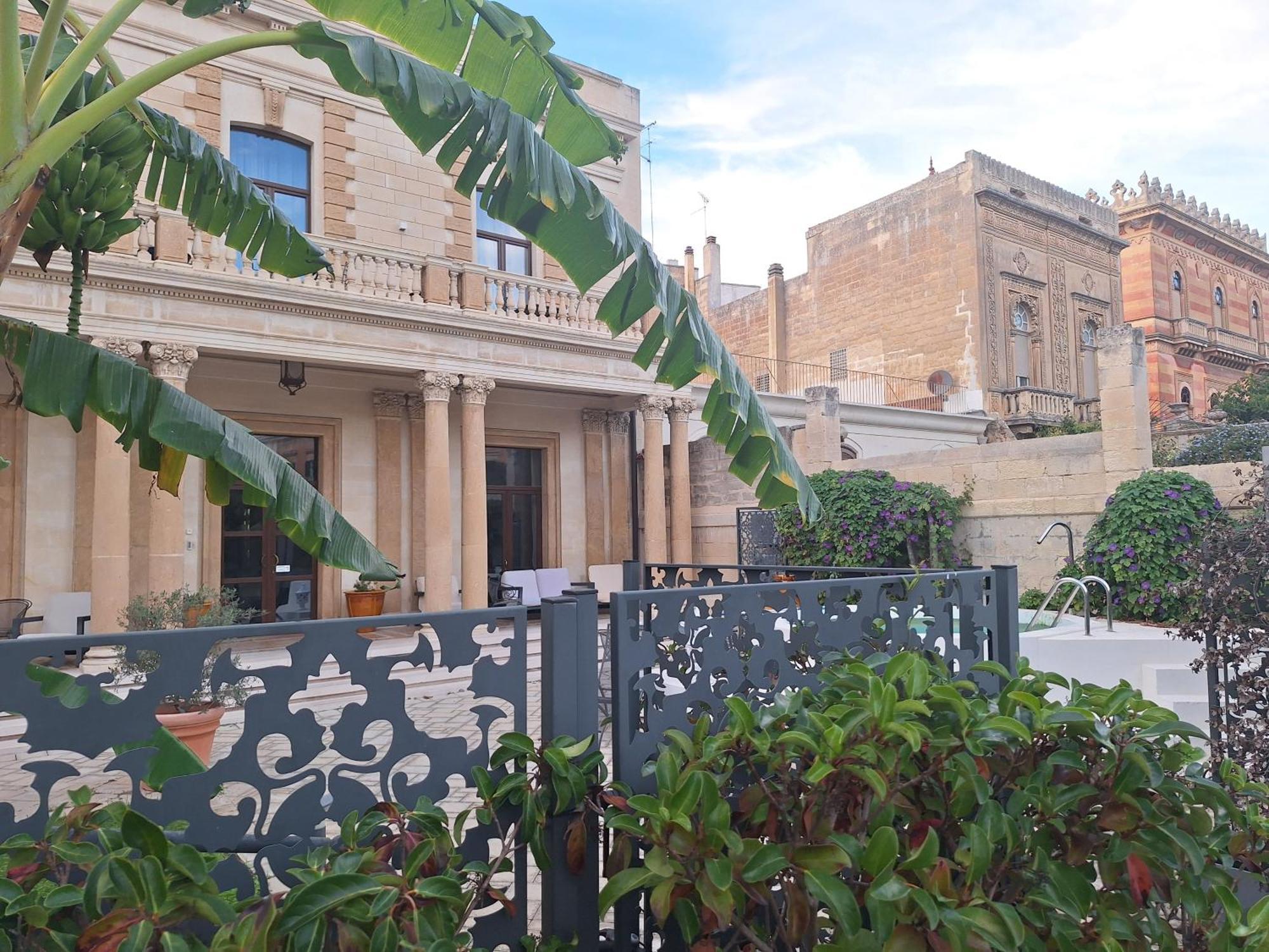 Dimora Charleston Lecce Parcheggio Privato In Loco Gratis Bed & Breakfast エクステリア 写真